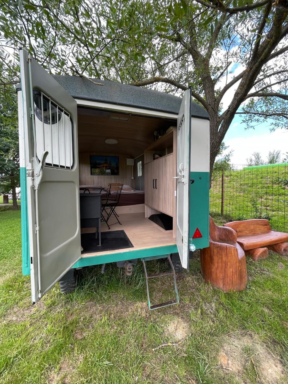 Residence Safari Resort - Magic Bus Luxury tent in South Bohemian Region