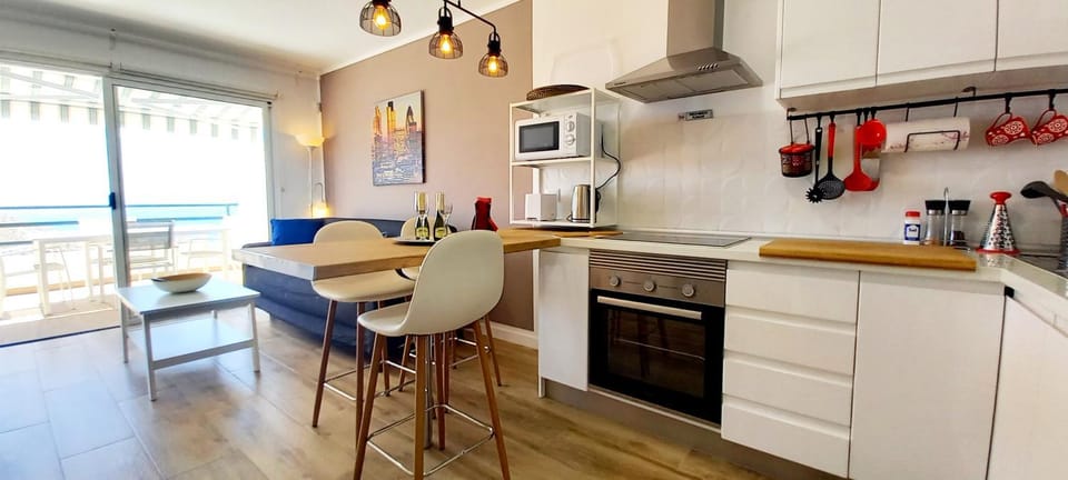 Living room, kitchen