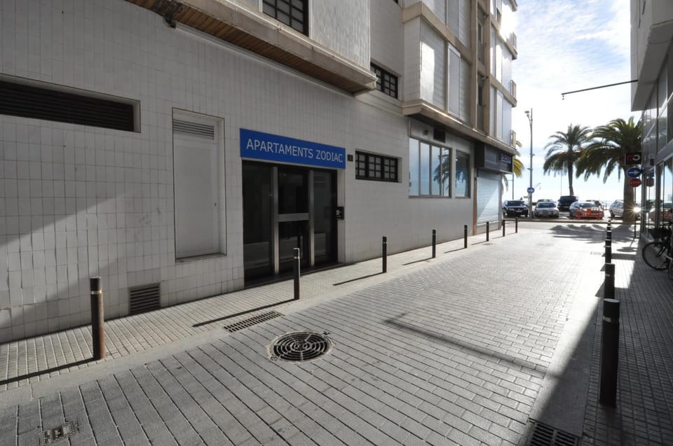 Property building, Facade/entrance