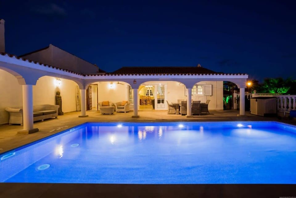 Villa Freesia with heated pool and air conditionin Villa in Abona