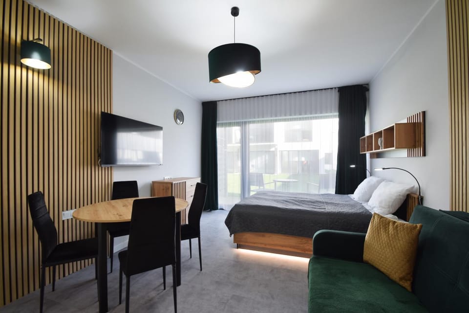TV and multimedia, Photo of the whole room, Dining area, Bedroom, hair dresser
