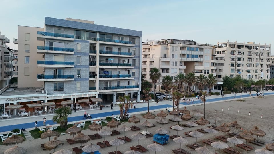 Property building, Day, Neighbourhood, Beach, Street view, Location