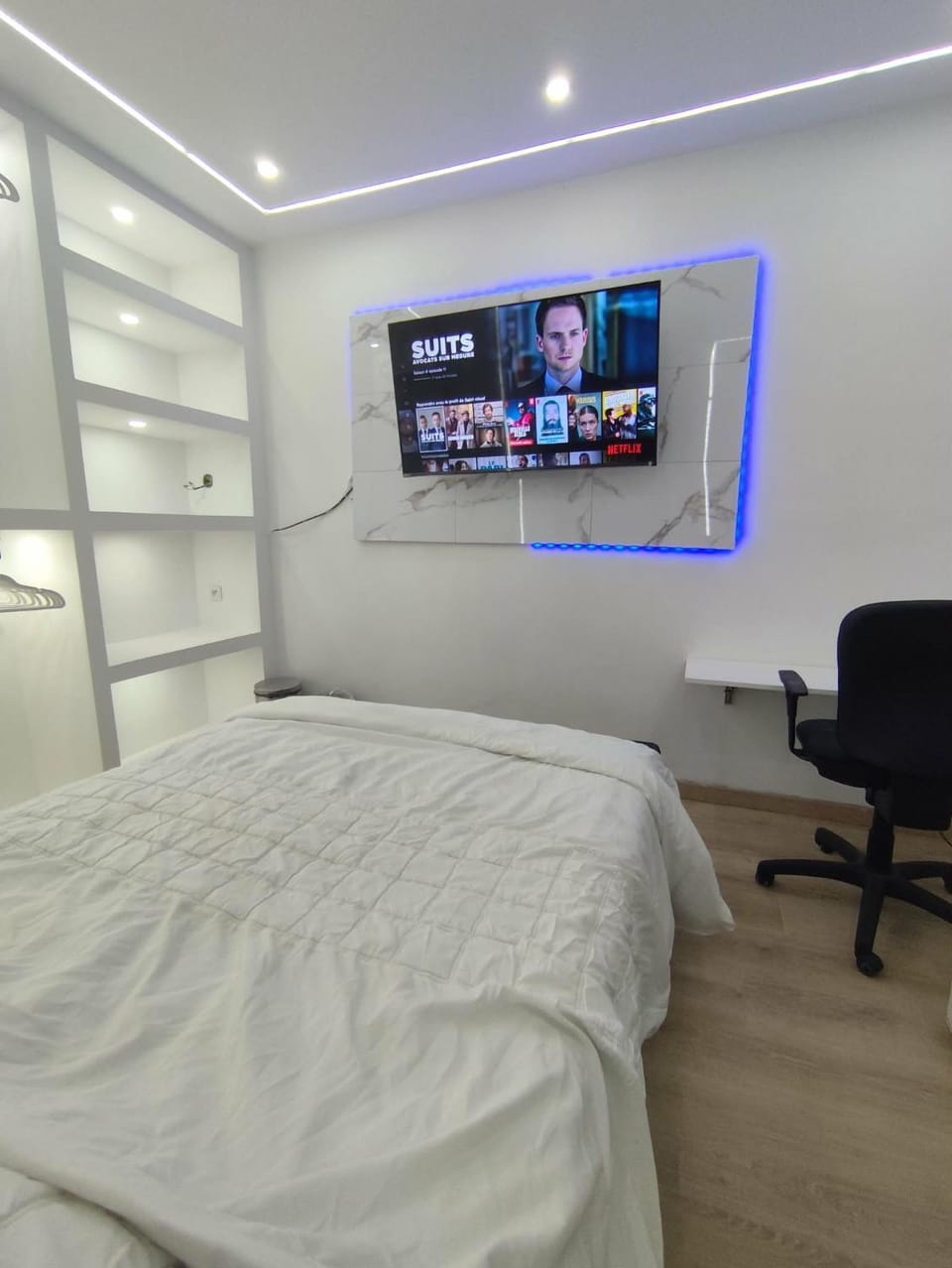 Chambre privé dans une maison avec terrasse et jardin salles de bain partagées Vacation rental in Lille