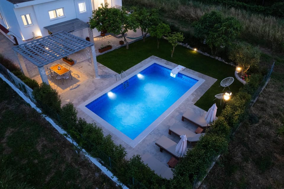 Property building, Swimming pool