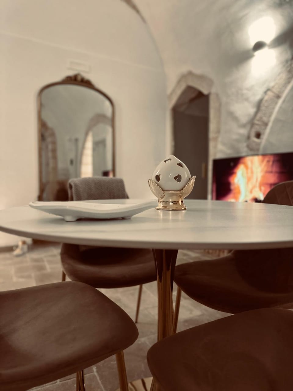 Living room, Seating area, Dining area, flat iron