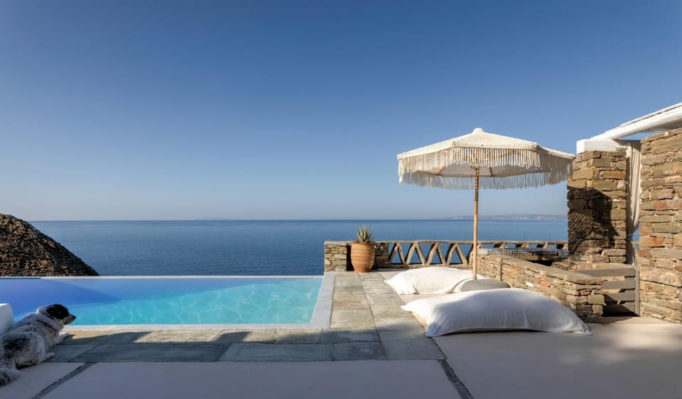 Property building, Patio, Day, View (from property/room), Balcony/Terrace, Pool view, Sea view, Swimming pool, sunbed