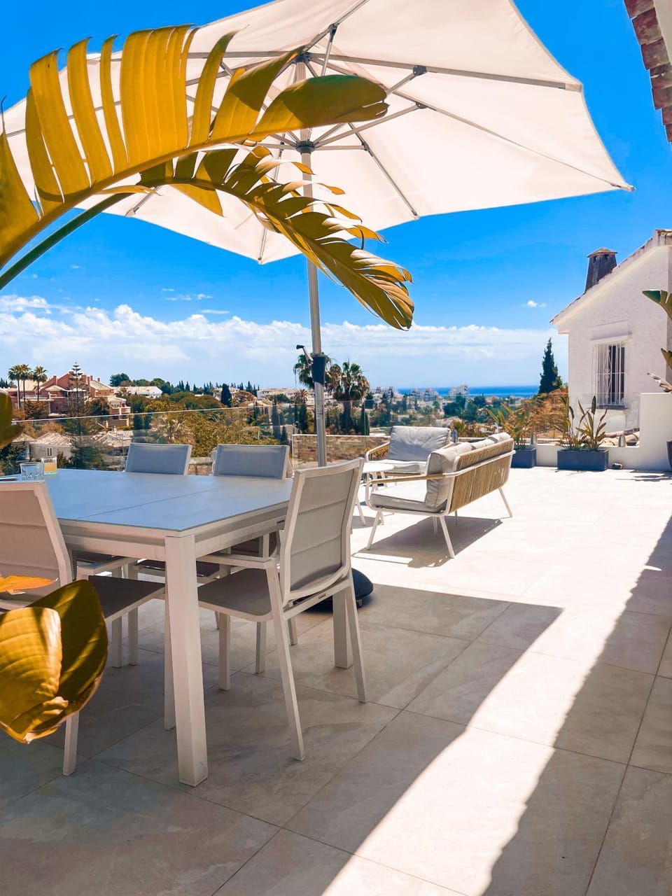 View (from property/room), Balcony/Terrace, Dining area