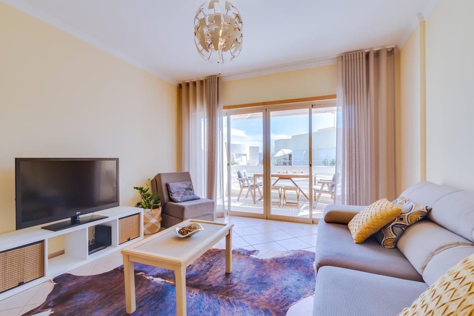 TV and multimedia, Balcony/Terrace, Living room