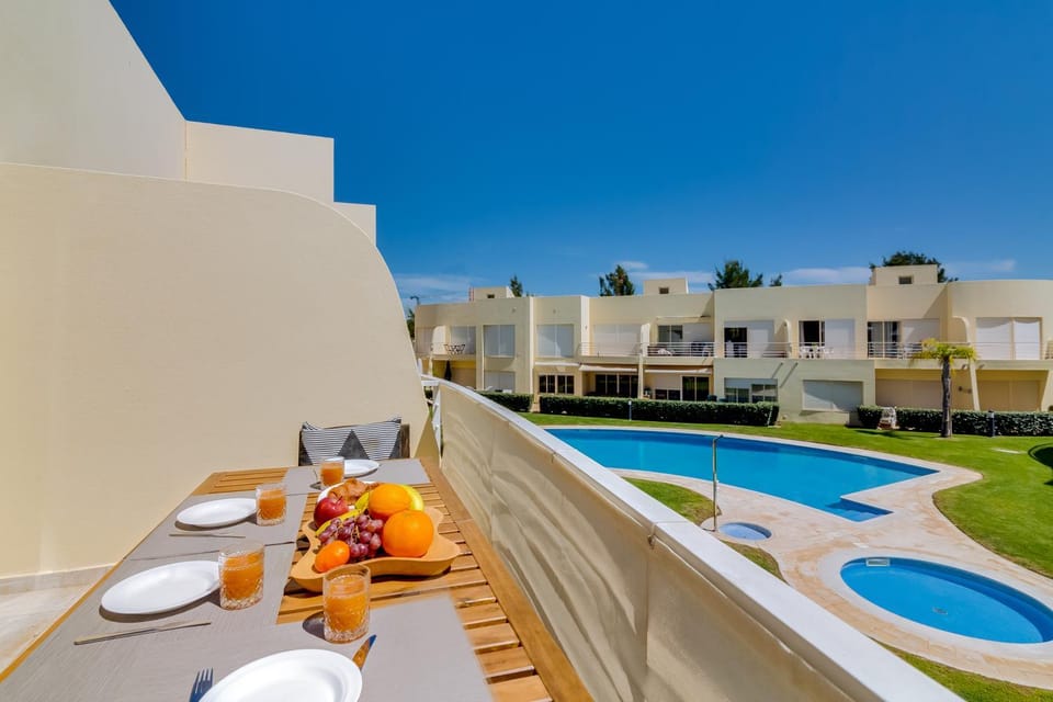 Property building, Patio, Day, Balcony/Terrace, Garden view, Pool view, Swimming pool, Swimming pool