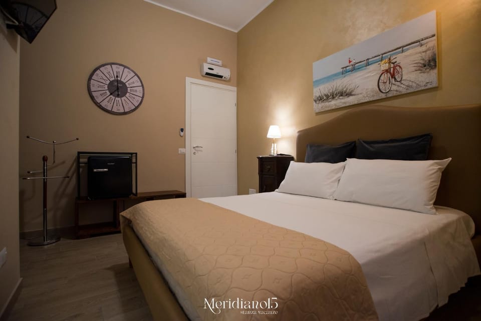 Bed, TV and multimedia, Photo of the whole room, Bedroom, air conditioner
