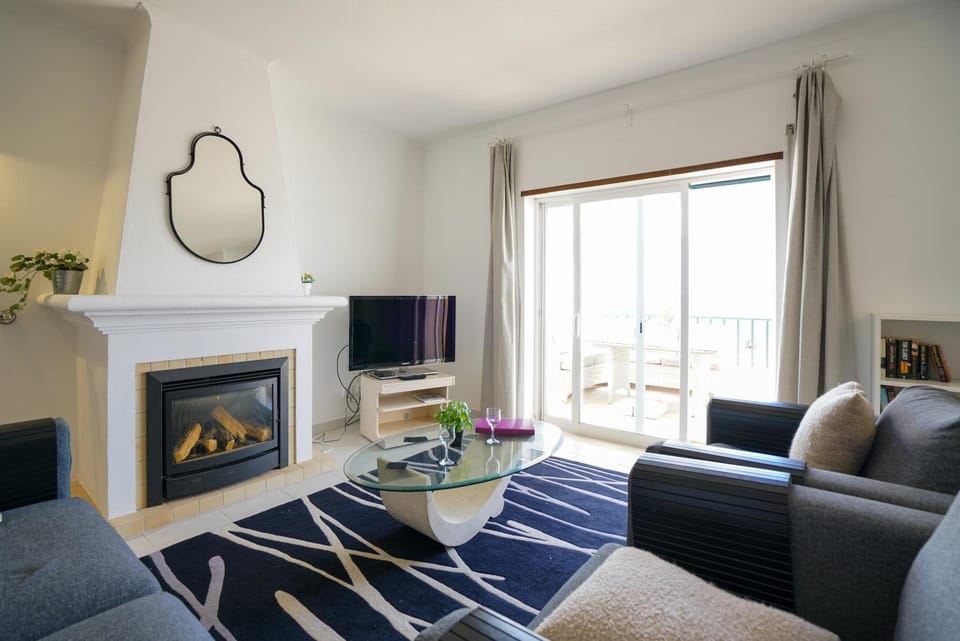 Ramalhete panoramic view apartment Apartment in Luz