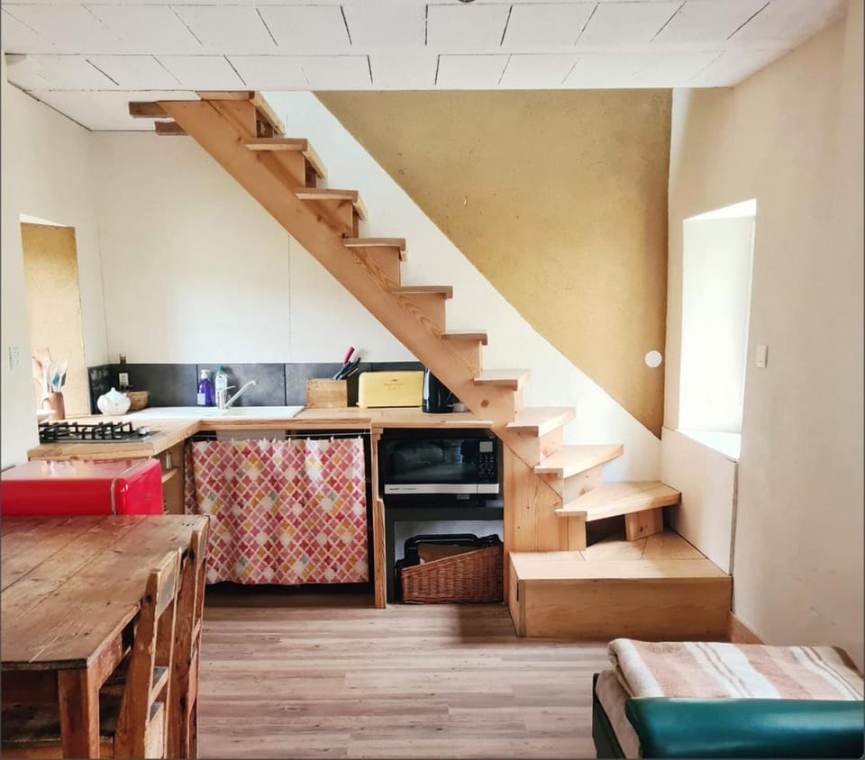 Property building, Kitchen or kitchenette, Dining area, kitchen