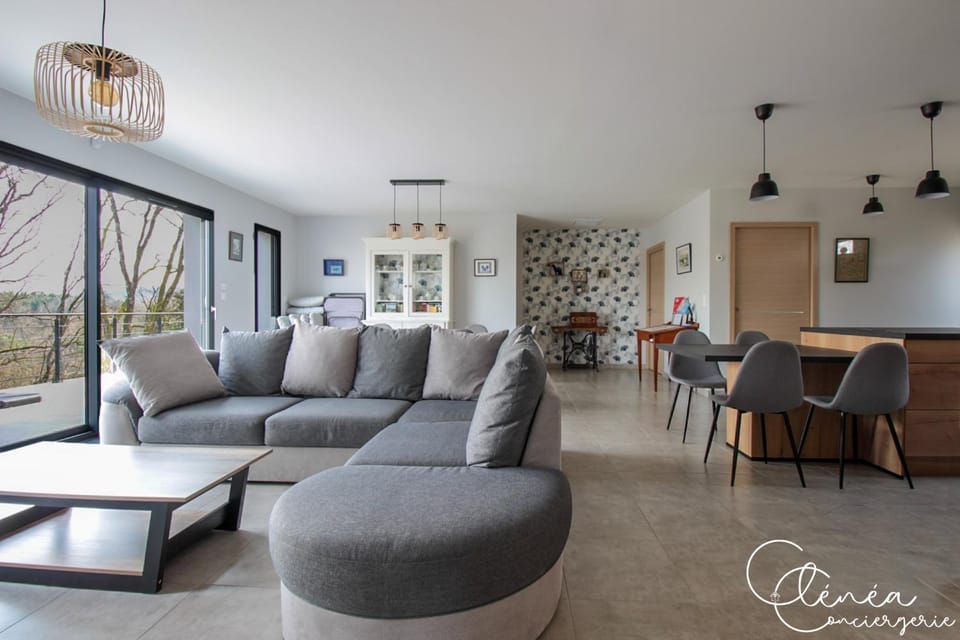 Living room, Dining area, air conditioner