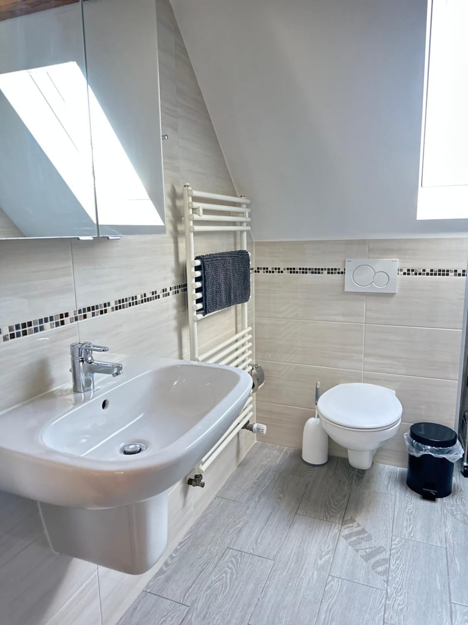 1 Zimmer Wohnung DG mit Klimaanlage und kleinen Balkon Apartment in Baden-Württemberg