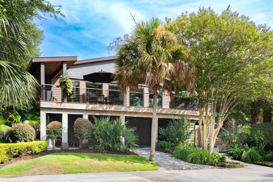 Folly Vacation 620 Three Bedroom Home, one block to the beach and pet friendly House in Folly Beach
