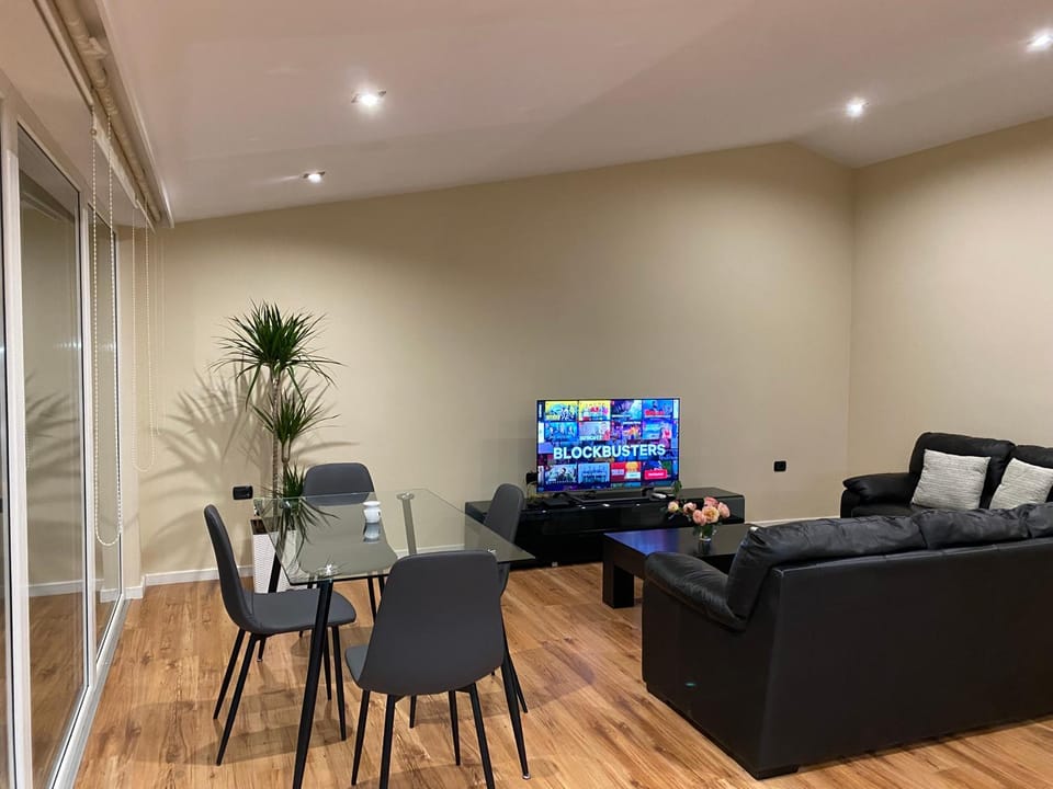 TV and multimedia, Seating area