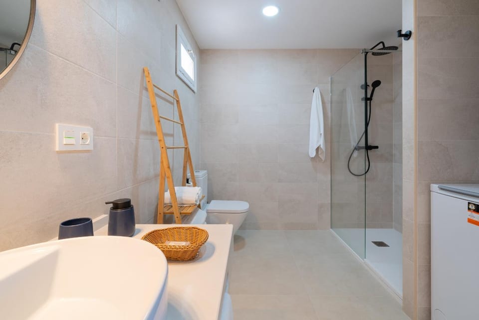 Shower, Bathroom, towels