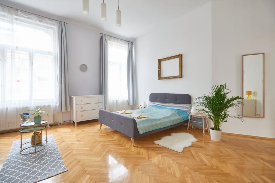 Bed, Living room