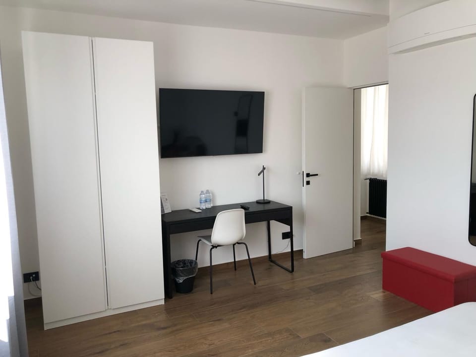 Bedroom, wardrobe