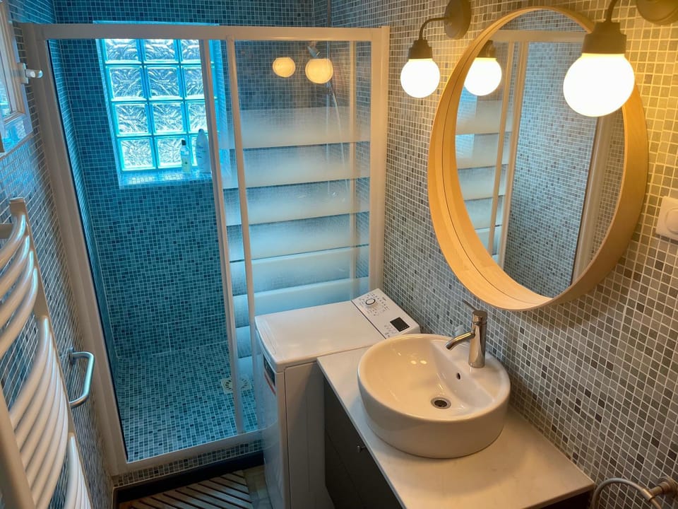 Shower, Bathroom, hair dryier, washing machine