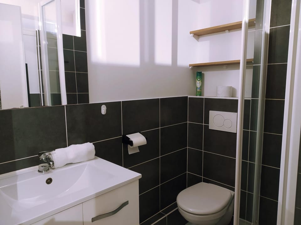Toilet, Bathroom