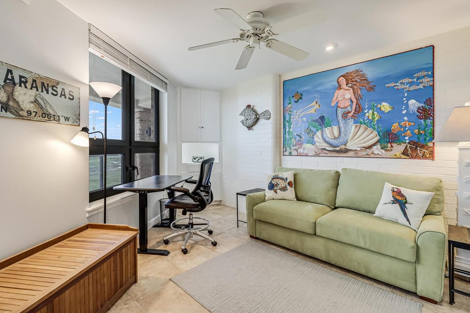 7th Floor View 2bd 2 bath Den House in Port Aransas