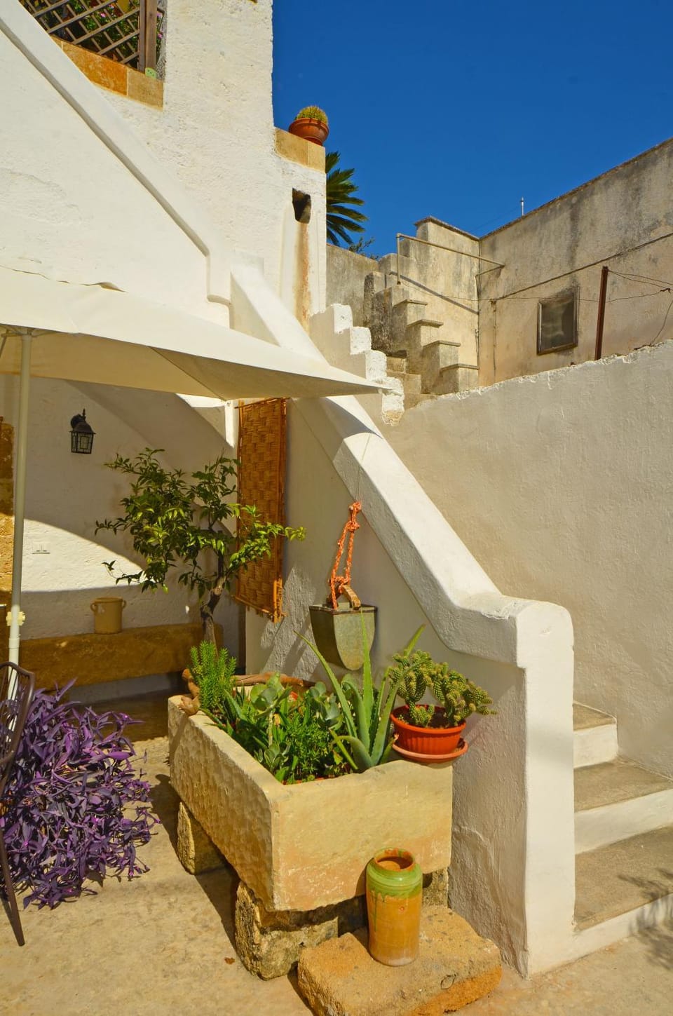 Inner courtyard view, Internal: Not applicable to any particular room