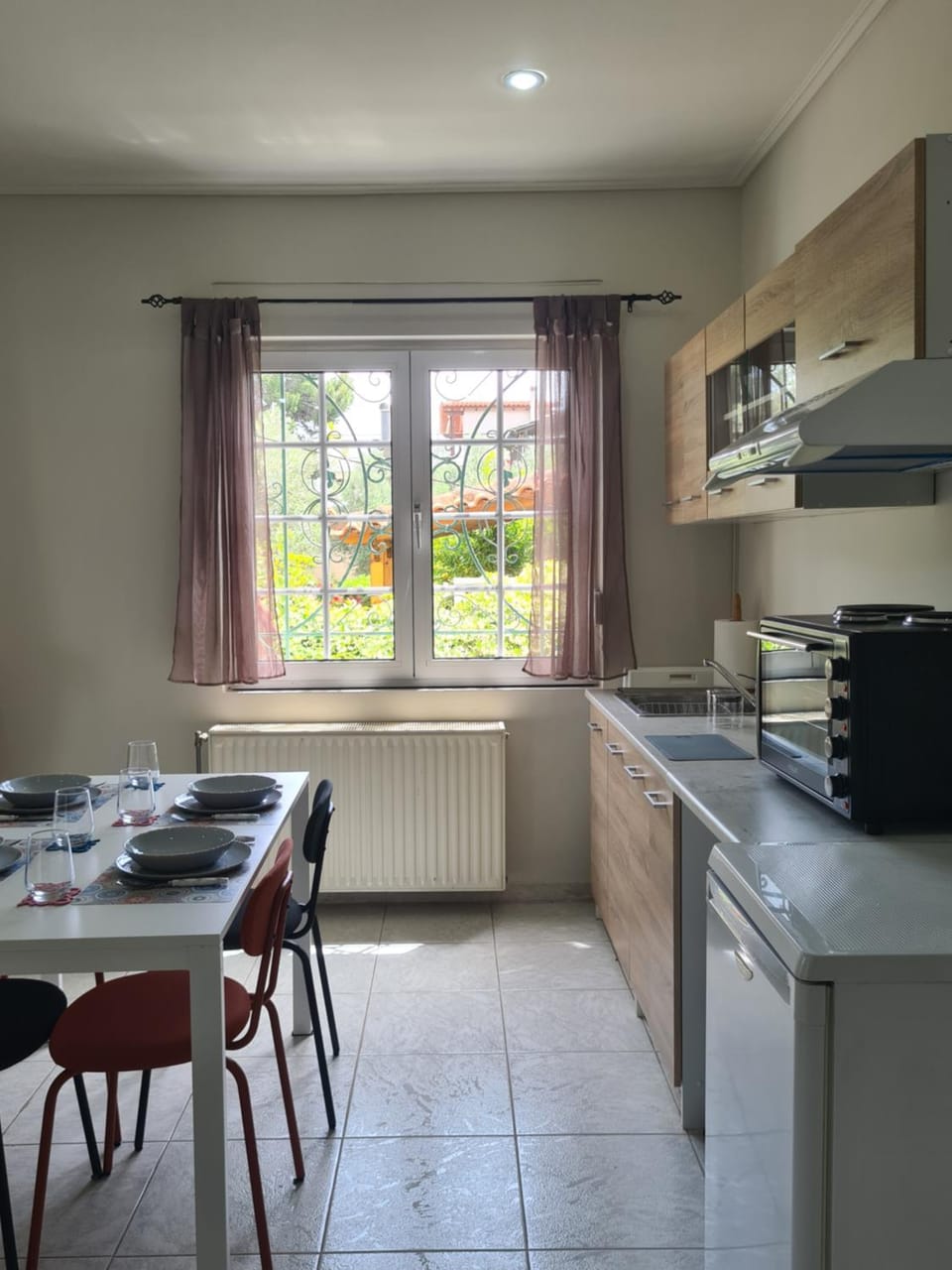 Kitchen or kitchenette, Dining area, pet friendly, stove