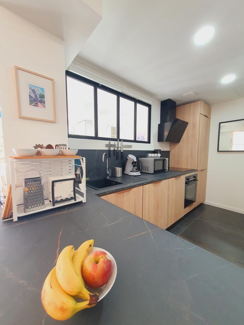 Coffee/tea facilities, Kitchen or kitchenette, dishwasher, microwave, stove, toaster, washing machine