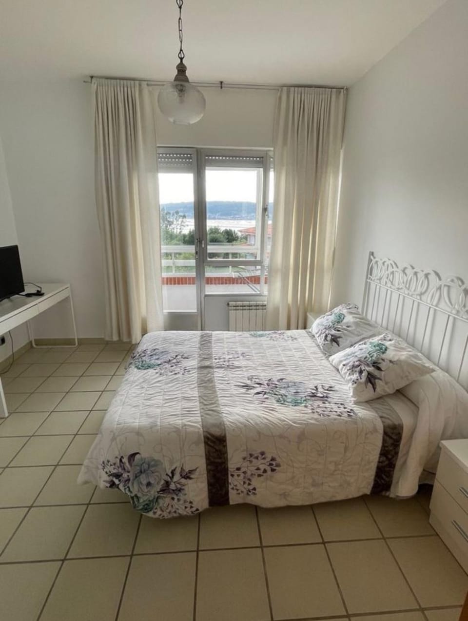 2 PLAYAS A 5 MINUTOS ANDANDO ( MOGOR Y PORTOCELO ) Apartment in O Morrazo