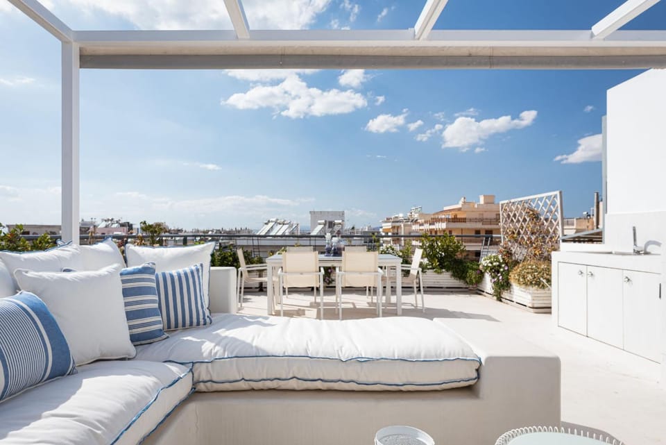 View (from property/room), Balcony/Terrace, Seating area