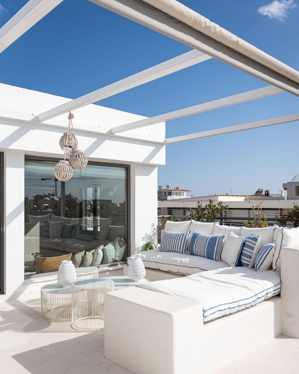 View (from property/room), Balcony/Terrace, Seating area