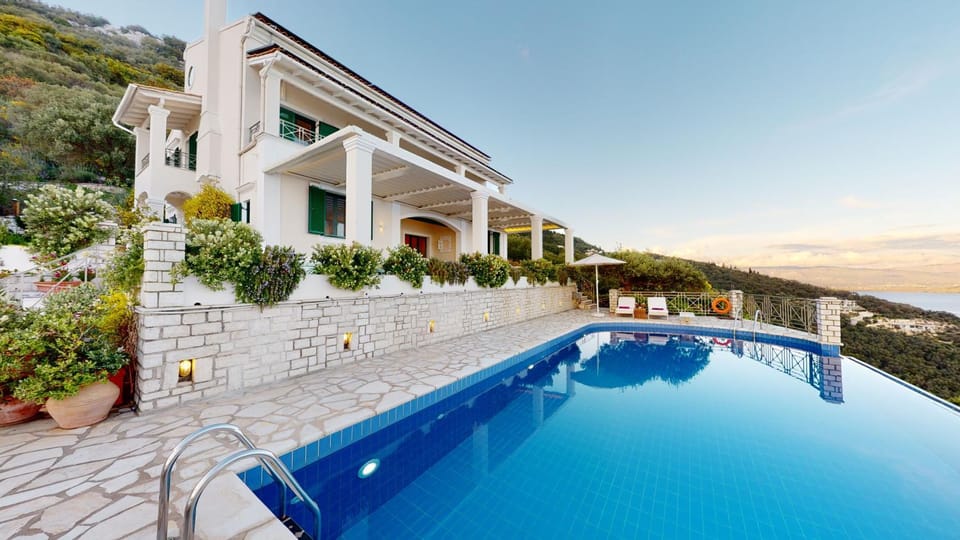 Property building, Day, Swimming pool, Swimming pool