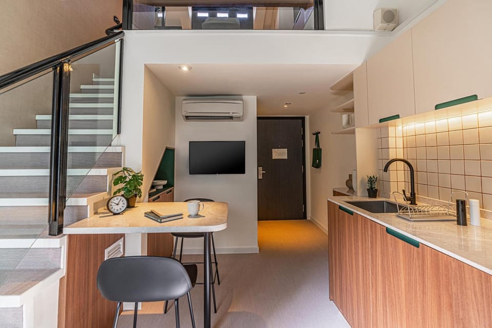 Kitchen or kitchenette, Living room, Seating area