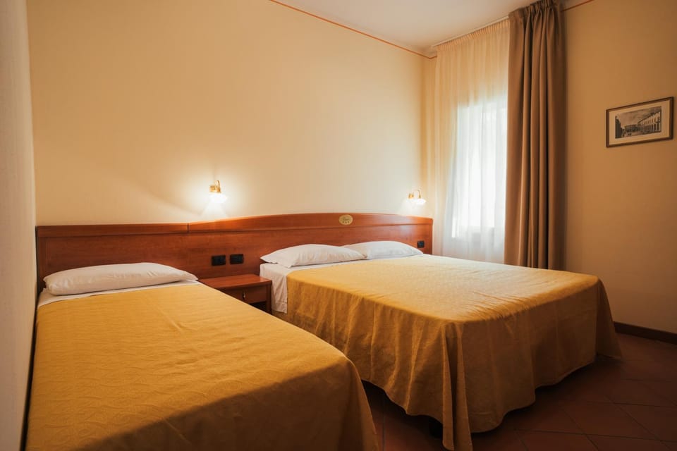 Coffee/tea facilities, Photo of the whole room, Bedroom