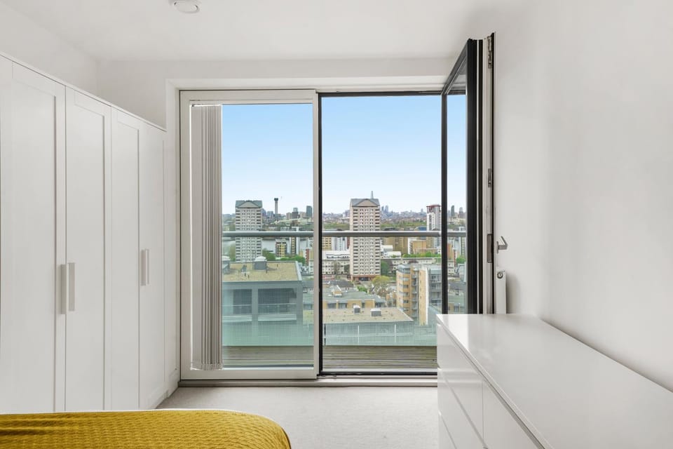 View (from property/room), Balcony/Terrace, Bedroom