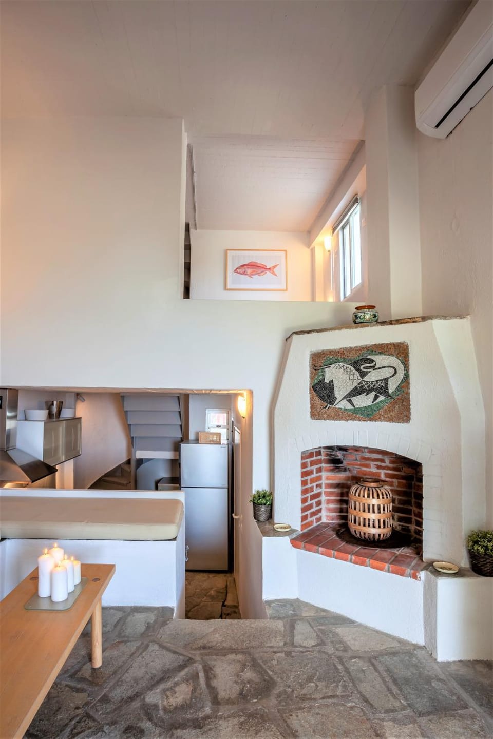 Kitchen or kitchenette, Living room, Seating area, air conditioner