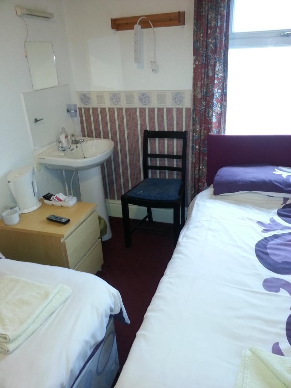 Day, Photo of the whole room
