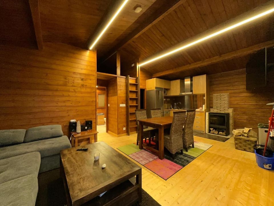 TV and multimedia, Living room, Dining area