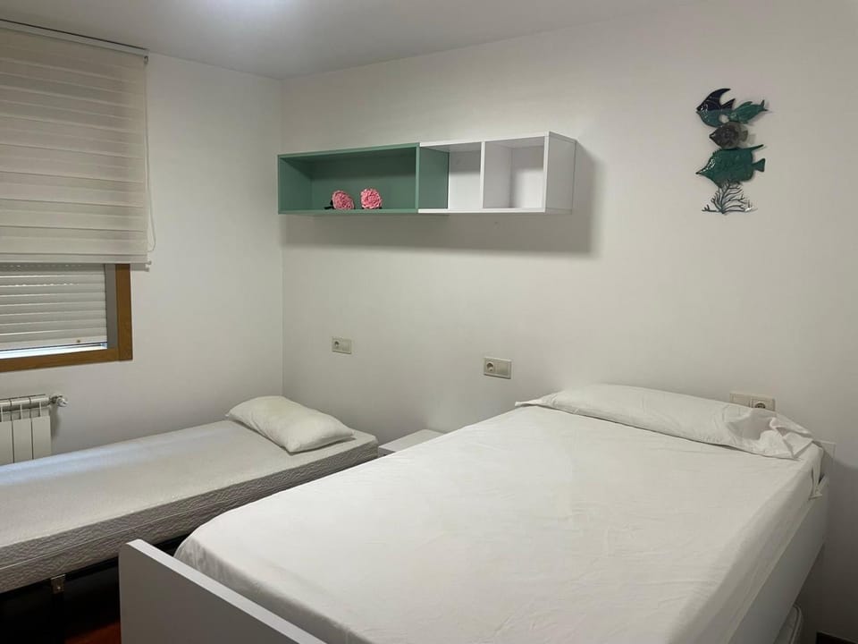 CRUZAS LA CALLE Y ESTAS EN LA PLAYA Apartment in Bueu