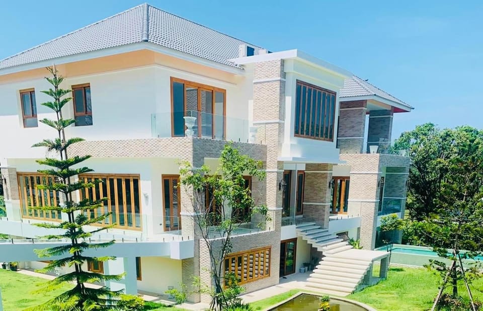 Property building, Garden