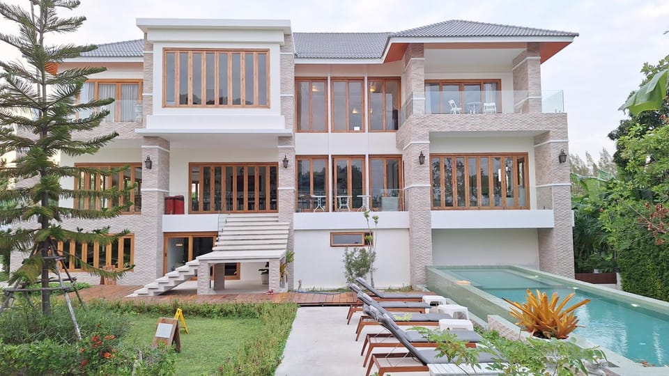 Property building, Patio, Spring, Garden, View (from property/room), Garden view, Pool view, Swimming pool, sunbed