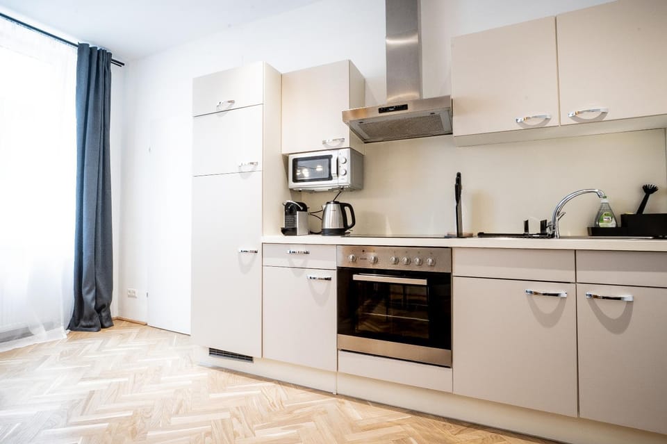 Coffee/tea facilities, Kitchen or kitchenette, minibar, pet friendly, stove