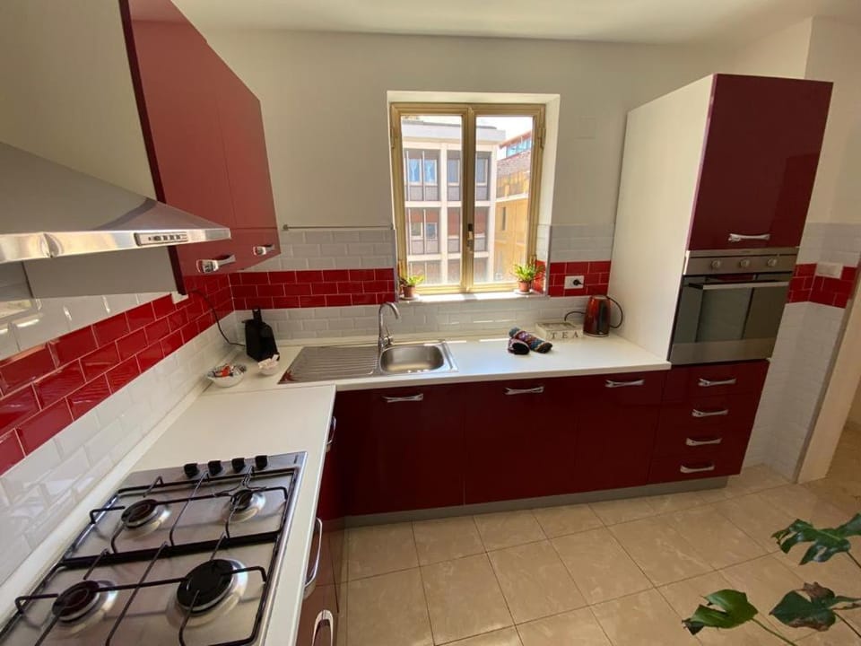 Kitchen or kitchenette, pet friendly, stove