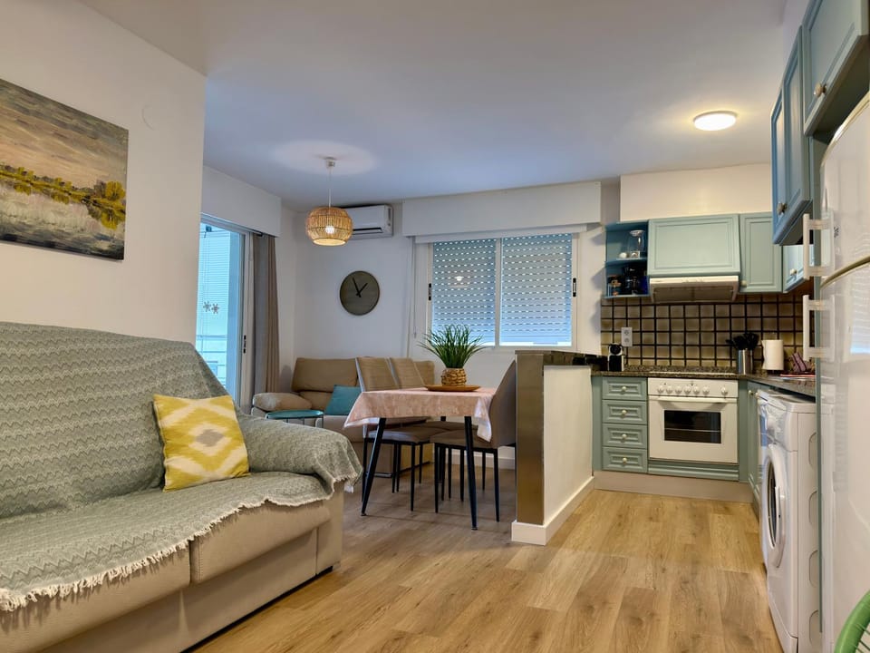 Living room, Dining area, kitchen