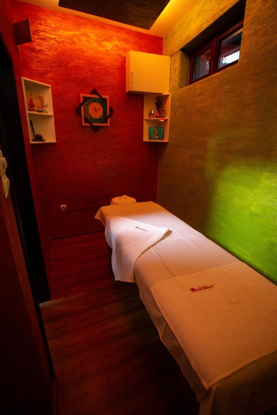 Massage, Spa and wellness centre/facilities