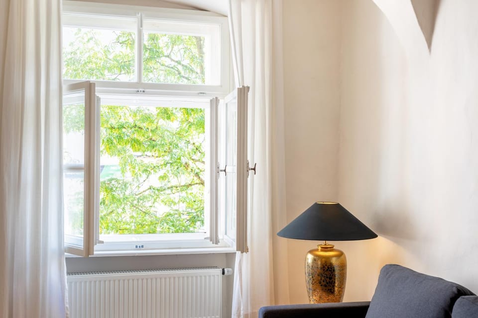 View (from property/room), Living room, Seating area