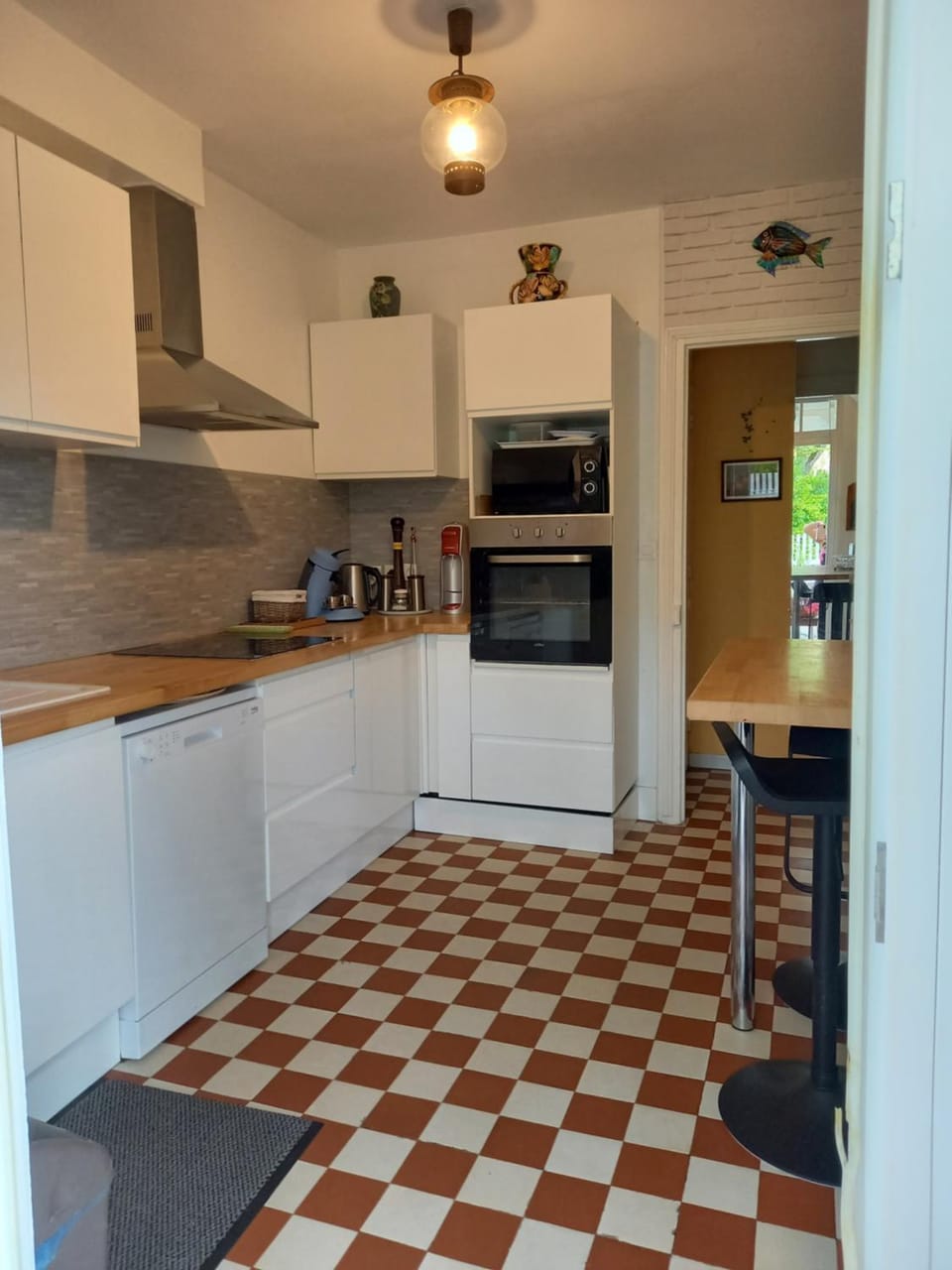 Kitchen or kitchenette, Dining area, dishwasher, oven, stove, toaster