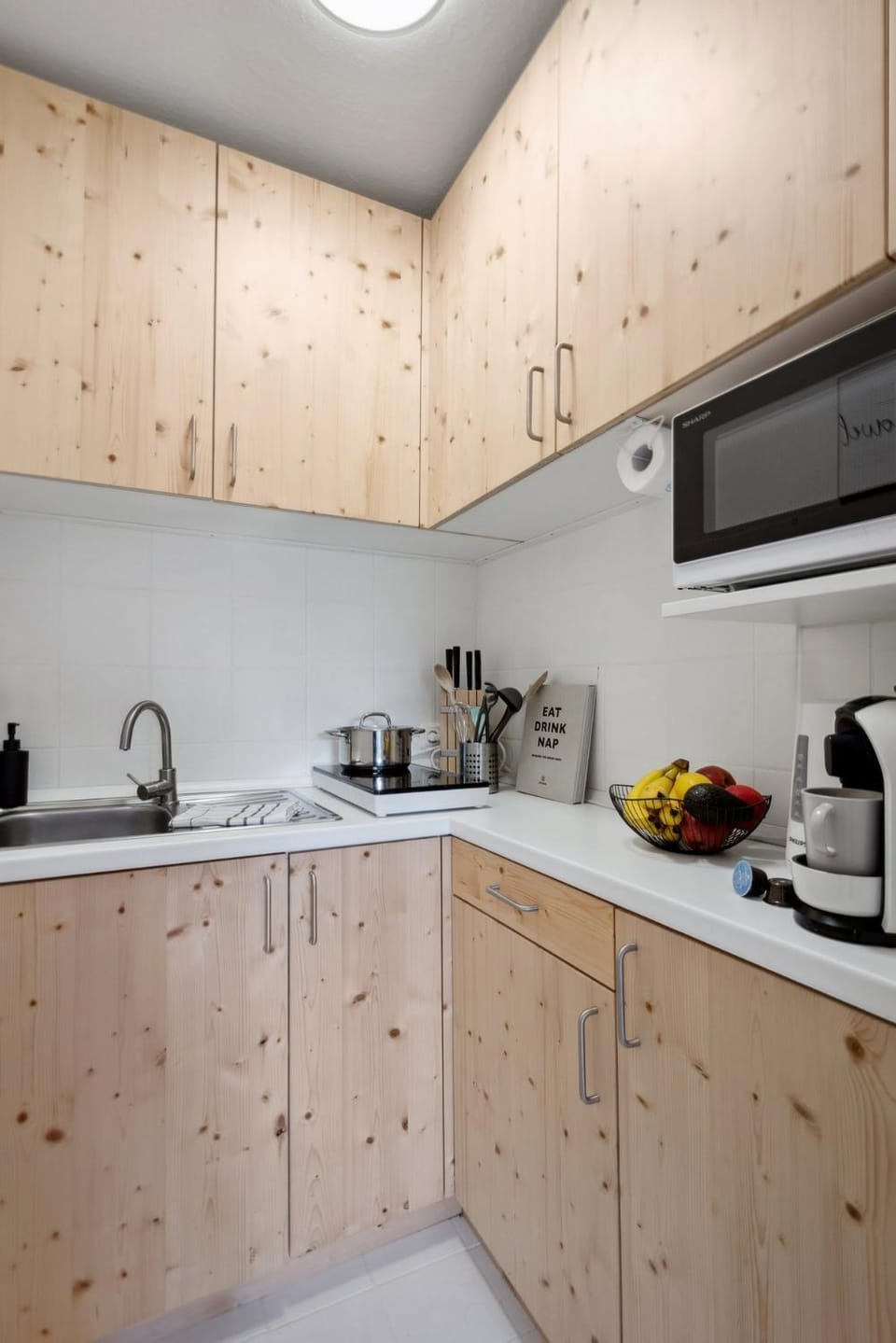 Coffee/tea facilities, washing machine, kitchen