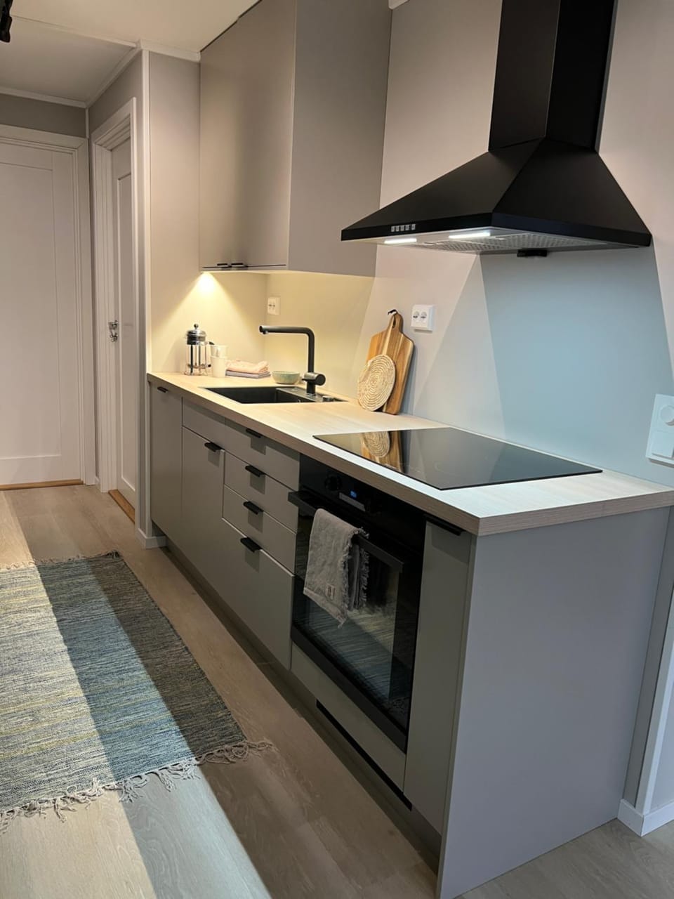 Kitchen or kitchenette, pet friendly, stove